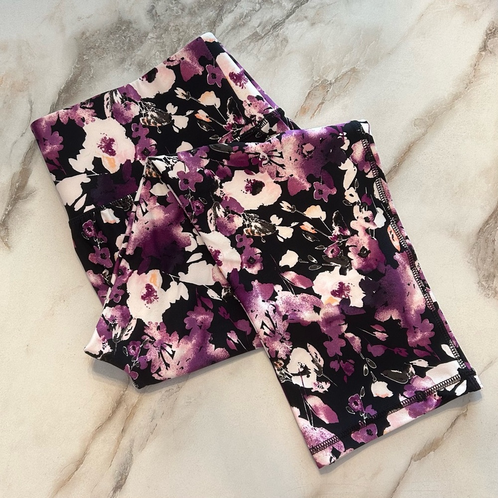 NWOT Lane Bryant Livi Active Capri Leggings 14/16 Black White Purple
